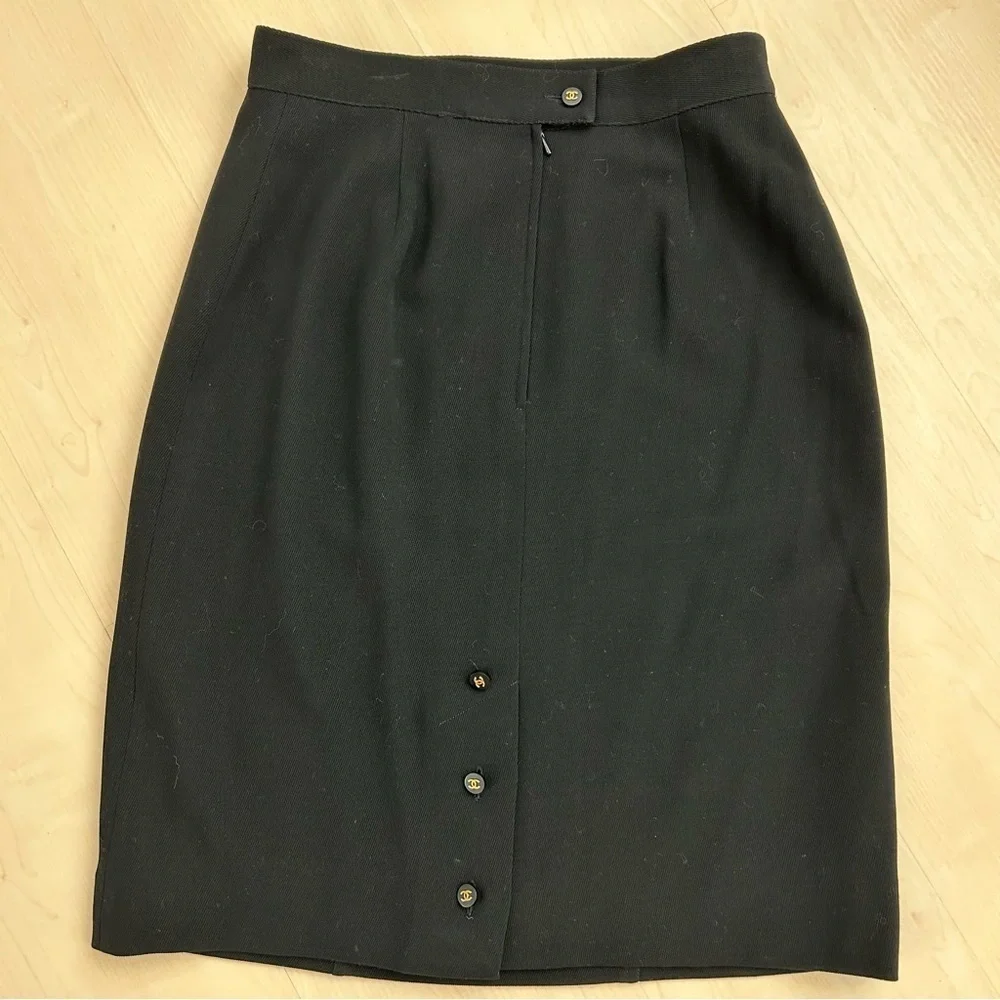 Vintage Chanel black pencil skirt w/4 CC logo medallion zippers, pristine No Sz